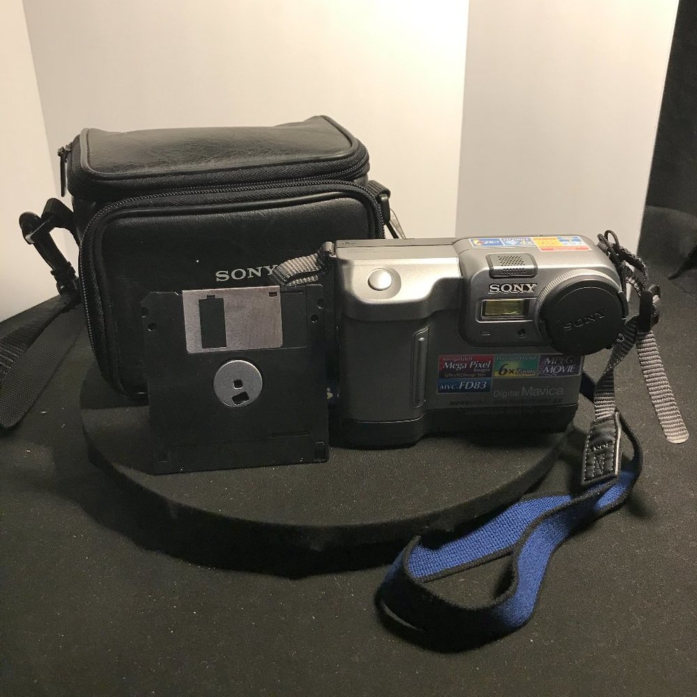 Sony Digital Mavica Digital MPEG Movie Camera w/ Leather Case